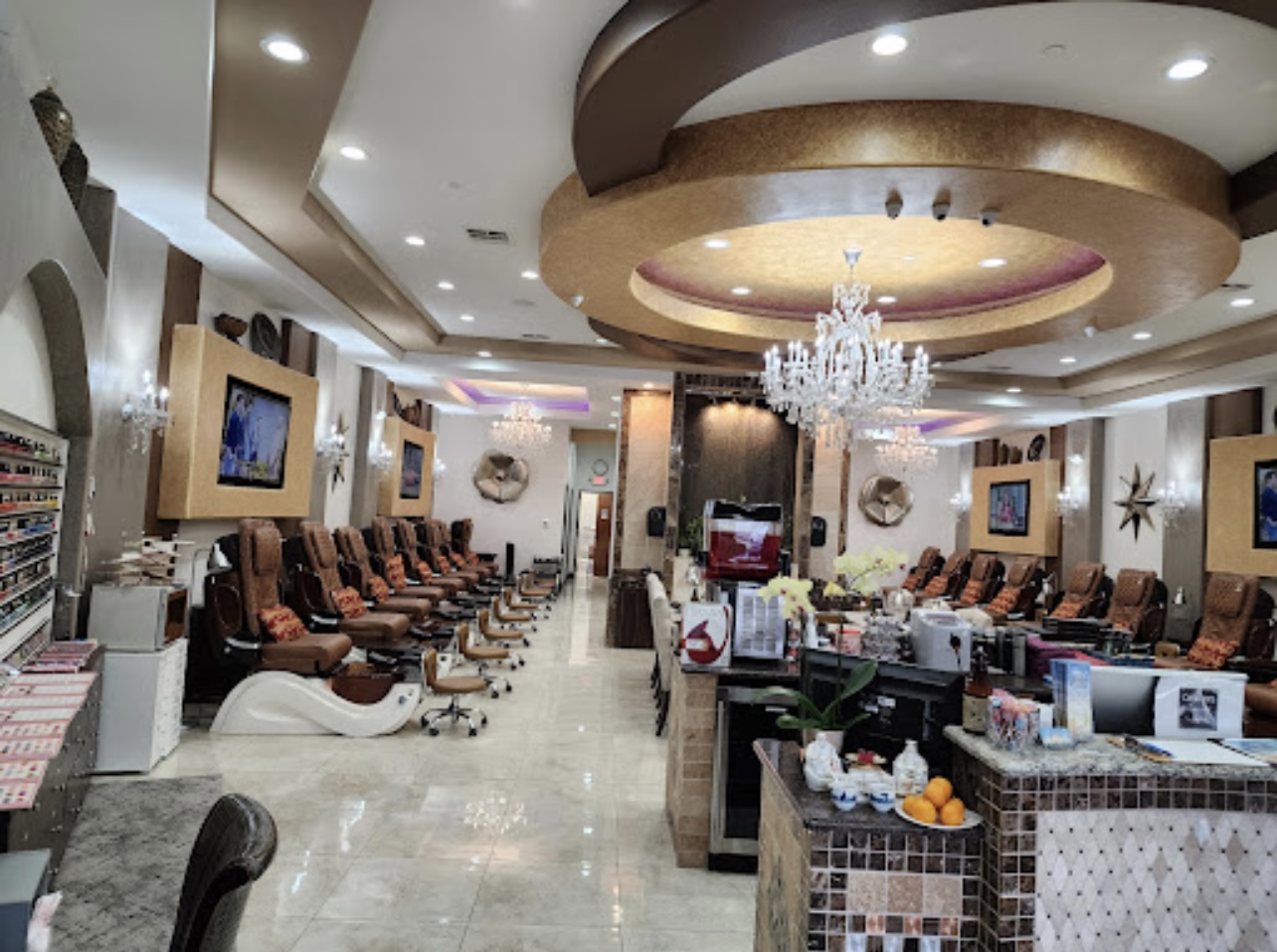Skyline Nail Spa, Plano logo